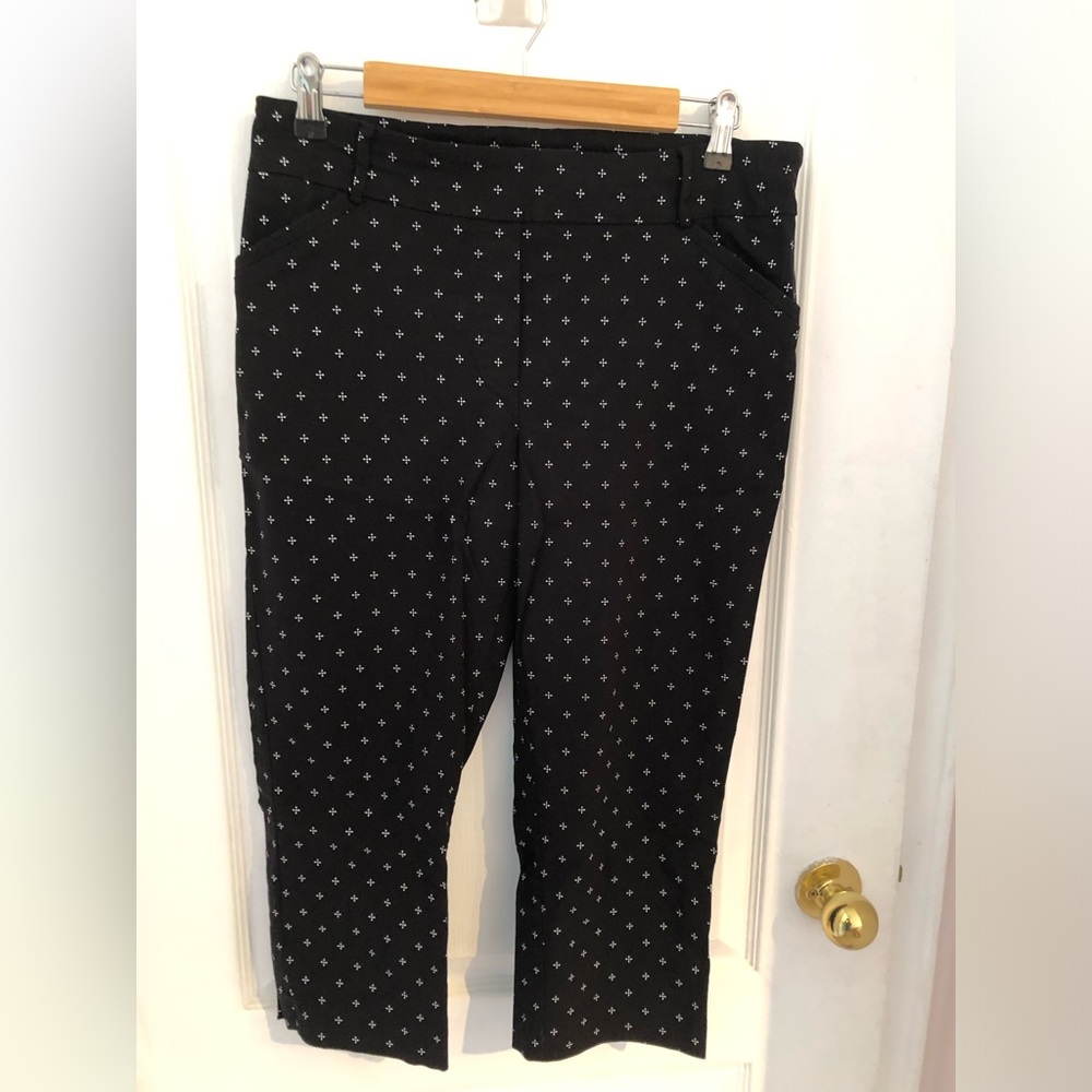 Reitmans Black & White Capris